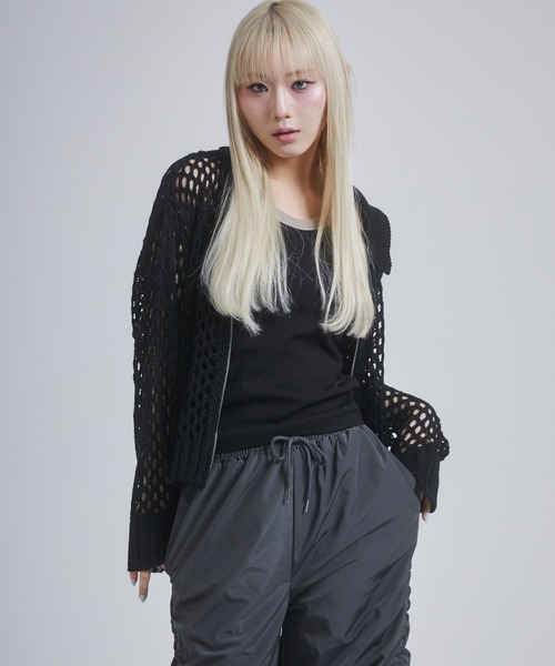 ENVYM(アンビー)の「メッシュポロニットジップカーディガン(カーディガン/ボレロ・レディース・アイボリー/ブラック/チャコールグレー・FREE)」の7枚目の写真