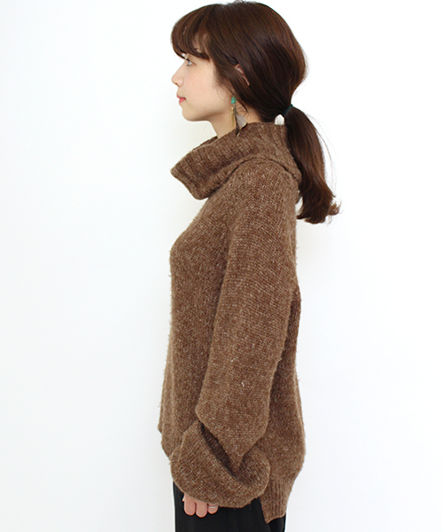 Kastane(カスタネ)の「オフタートルプルオーバー(ニット/セーター・レディース・ブラウン/ブルー・FREE)」の4枚目の写真