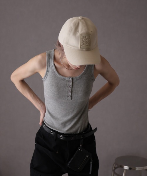 Ulysses（ユリシス）の「【ブラトップ】カップ付きヘンリーネックタンクトップ（タンクトップ・レディース・ブラック/グレー/ブラウン/ホワイト・F）」の18枚目の写真