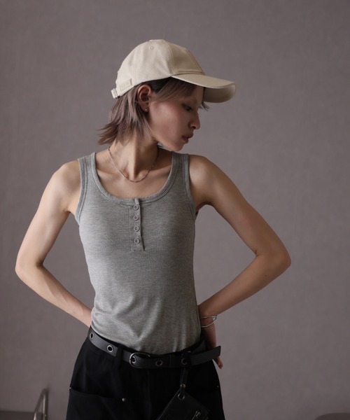 Ulysses（ユリシス）の「【ブラトップ】カップ付きヘンリーネックタンクトップ（タンクトップ・レディース・ブラック/グレー/ブラウン/ホワイト・F）」の10枚目の写真