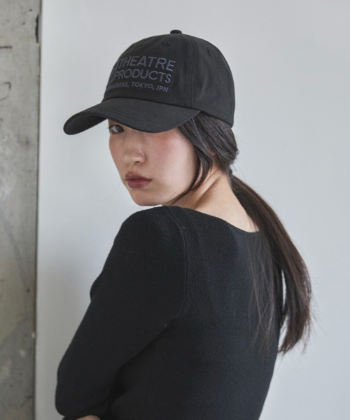 feepur(フェピュール)の「【THEATRE PRODUCTS/シアタープロダクツ】別注コットンロゴキャップ(キャップ・レディース・ブラック/ブラウン/ネイビー・FREE)」の5枚目の写真
