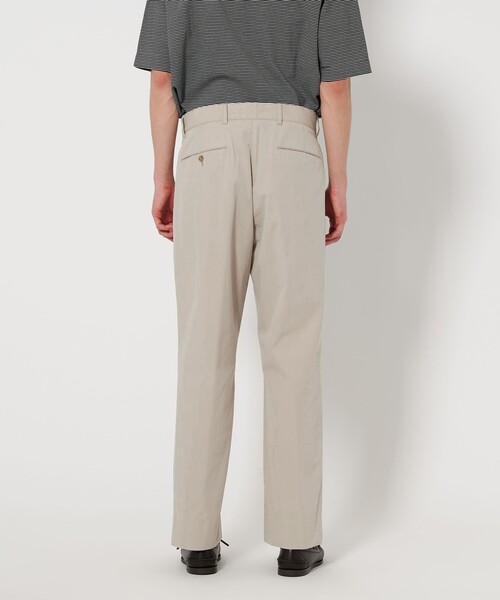 UNITED ARROWS(ユナイテッドアローズ)の「ツイル ピーチスキン 2プリーツ チノパンツ(チノパンツ・メンズ・ベージュ/ホワイト/ブラック・M/S/L/XL)」の10枚目の写真