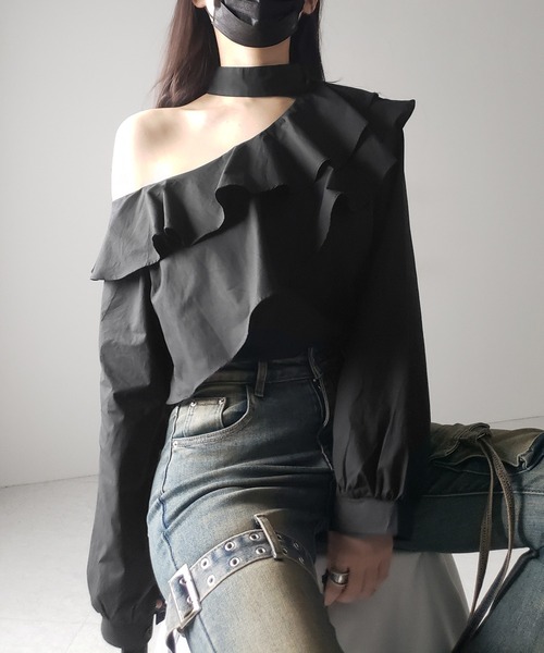 me+em select（ミームセレクト）の「※※【 ２color 】チョーカーフリルワンショルダーブラウス ／  choker frill one shoulder blouse（シャツ/ブラウス・レディース・ブラック/ホワイト・FREE）」の21枚目の写真