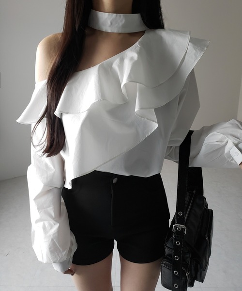 me+em select（ミームセレクト）の「※※【 ２color 】チョーカーフリルワンショルダーブラウス ／  choker frill one shoulder blouse（シャツ/ブラウス・レディース・ブラック/ホワイト・FREE）」の8枚目の写真