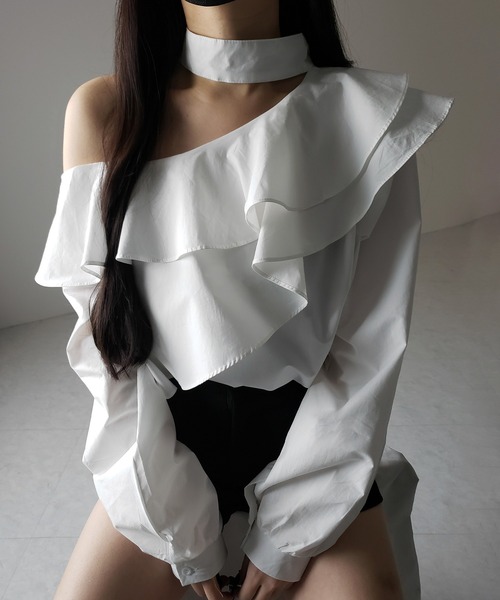 me+em select（ミームセレクト）の「※※【 ２color 】チョーカーフリルワンショルダーブラウス ／  choker frill one shoulder blouse（シャツ/ブラウス・レディース・ブラック/ホワイト・FREE）」の11枚目の写真