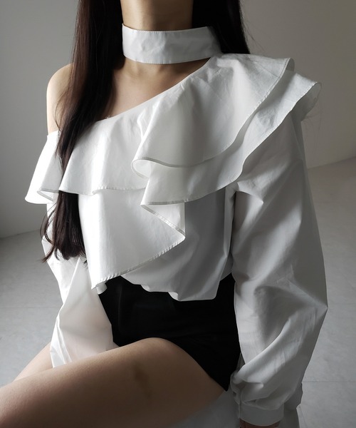 me+em select（ミームセレクト）の「※※【 ２color 】チョーカーフリルワンショルダーブラウス ／  choker frill one shoulder blouse（シャツ/ブラウス・レディース・ブラック/ホワイト・FREE）」の10枚目の写真