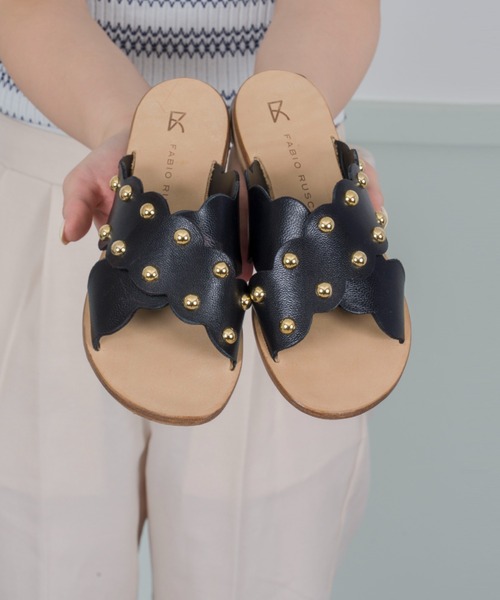 FABIO RUSCONI（ファビオルスコーニ）の「【FABIO RUSCONI/ファビオルスコーニ】スタッズ クロスベルト フラット　サンダル（サンダル・レディース・ホワイト/ブラック・39/36/37/38）」の2枚目の写真