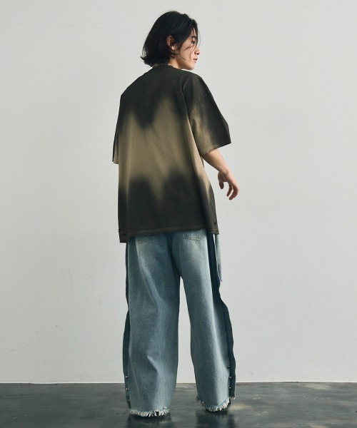 Shoowtime(ショウタイム)の「Distressed big silhouette overdyed short sleeve T-shirt / ダメージ加工ビッグシルエットオーバーダイ半袖Tシャツ(Tシャツ/カットソー・メンズ・ブラウン系/グレー系/カーキ系/ベージュ系・X-LARGE/MEDIUM/LARGE)」の21枚目の写真