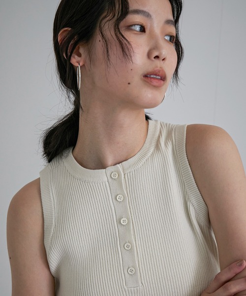 feepur(フェピュール)の「【ハンドウォッシャブル】ヘンリーニットタンク(タンクトップ・レディース・アイボリー/チャコールグレー・MEDIUM)」の8枚目の写真