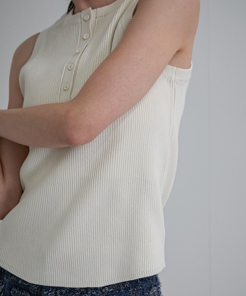 feepur(フェピュール)の「【ハンドウォッシャブル】ヘンリーニットタンク(タンクトップ・レディース・アイボリー/チャコールグレー・MEDIUM)」の4枚目の写真