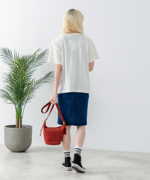 CONVERSE(コンバース)の「【CONVERSE/コンバース】ネップスラブ アーカイブロゴ Tシャツ(Tシャツ/カットソー・レディース・オフホワイト/ブルー・MEDIUM)」の7枚目の写真