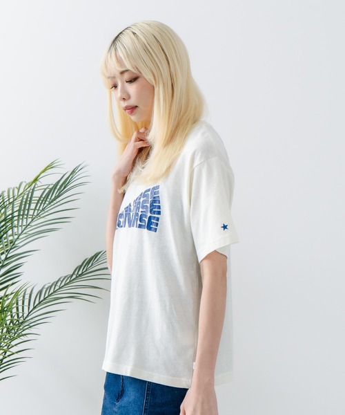 CONVERSE(コンバース)の「【CONVERSE/コンバース】ネップスラブ アーカイブロゴ Tシャツ(Tシャツ/カットソー・レディース・オフホワイト/ブルー・MEDIUM)」の11枚目の写真