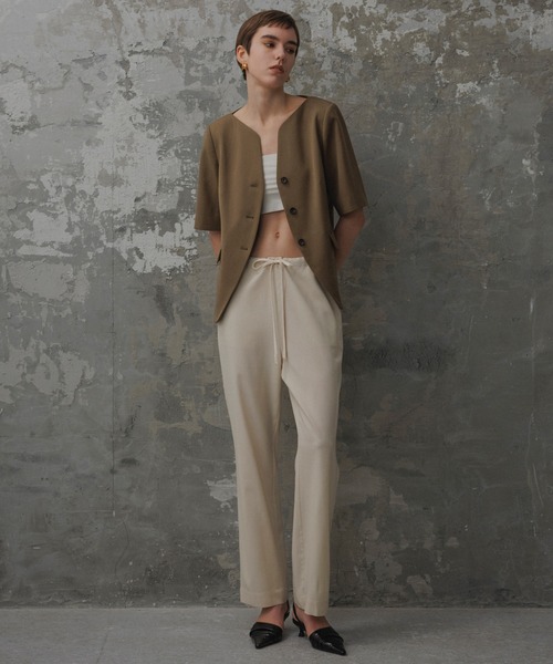 EMOELLE】スリットネックハーフスリーブジャケット（ノーカラー