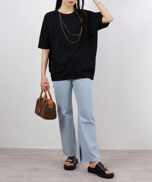 CLOTHY（クロシィ）の「【風が通り抜けるゆったりシルエット♪】ドルマンTシャツ（Tシャツ/カットソー・レディース・ブラック/オフホワイト/ピンク/ブラウン・LARGE/MEDIUM）」の12枚目の写真