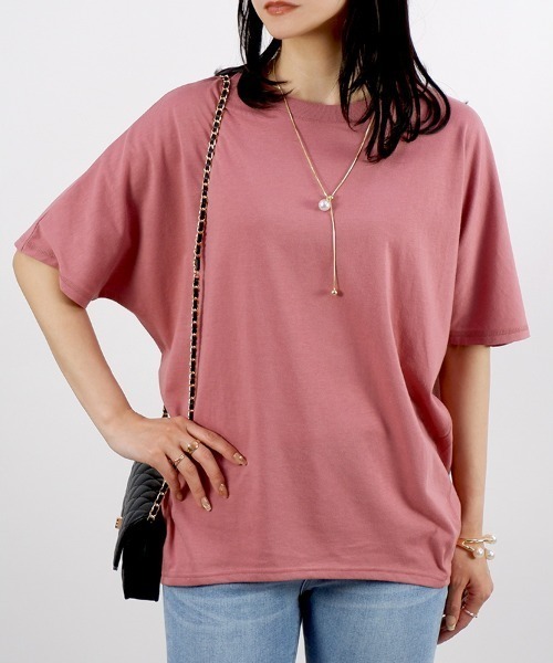 CLOTHY（クロシィ）の「【風が通り抜けるゆったりシルエット♪】ドルマンTシャツ（Tシャツ/カットソー・レディース・ブラック/オフホワイト/ピンク/ブラウン・LARGE/MEDIUM）」の15枚目の写真