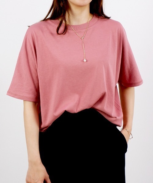 CLOTHY（クロシィ）の「【風が通り抜けるゆったりシルエット♪】ドルマンTシャツ（Tシャツ/カットソー・レディース・ブラック/オフホワイト/ピンク/ブラウン・LARGE/MEDIUM）」の17枚目の写真
