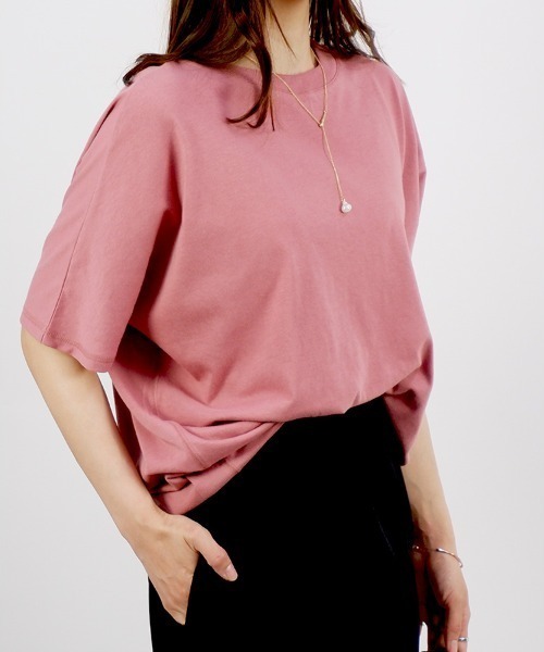 CLOTHY（クロシィ）の「【風が通り抜けるゆったりシルエット♪】ドルマンTシャツ（Tシャツ/カットソー・レディース・ブラック/オフホワイト/ピンク/ブラウン・LARGE/MEDIUM）」の18枚目の写真