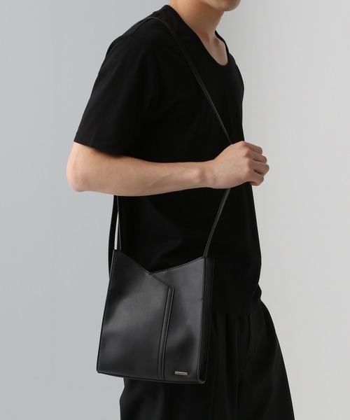 HARE（ハレ）の「コンパクトコンビショルダーBAG(HARE)（ショルダーバッグ・メンズ・ブラック・FREE）」の2枚目の写真