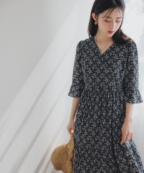 Petitjo（プッチージョ）の「小さいサイズ　総柄カシュクールティアードワンピース　低身長さん・小柄女性（ワンピース・レディース・ドット/ブラック系1・PSS/PS/PM/PL）」の13枚目の写真