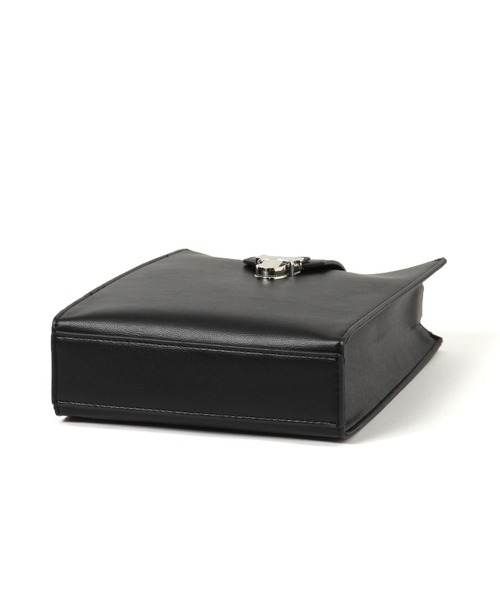 LAKOLE(ラコレ)の「フェイクレザーベルトスクエアミニショルダーバッグ / 420052(ショルダーバッグ・メンズ・ブラック・FREE)」の5枚目の写真