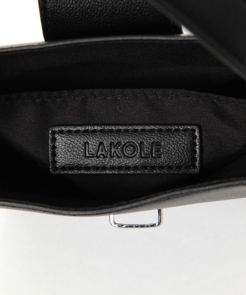 LAKOLE(ラコレ)の「フェイクレザーベルトスクエアミニショルダーバッグ / 420052(ショルダーバッグ・メンズ・ブラック・FREE)」の11枚目の写真