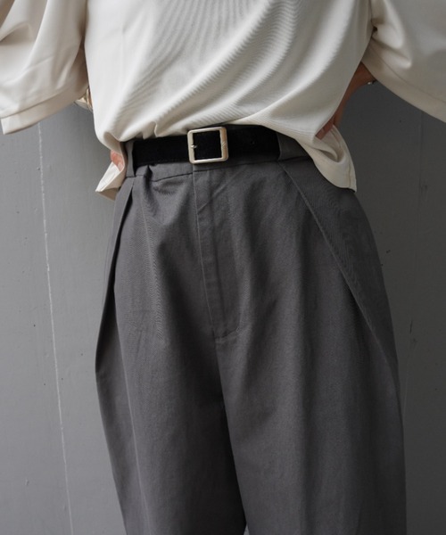 DROIT BELLO（ドロイトベロ）の「DROIT BELLO（ドロイトベロ）綿麻ハイウエストタックパンツ（その他パンツ・レディース・チャコールグレー/アイボリー・S/M）」の5枚目の写真