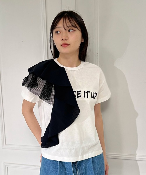 mien（ミアン）の「【mien別注】プリントフリルTee（Tシャツ/カットソー・レディース・ブラック/オフホワイト・38）」の4枚目の写真