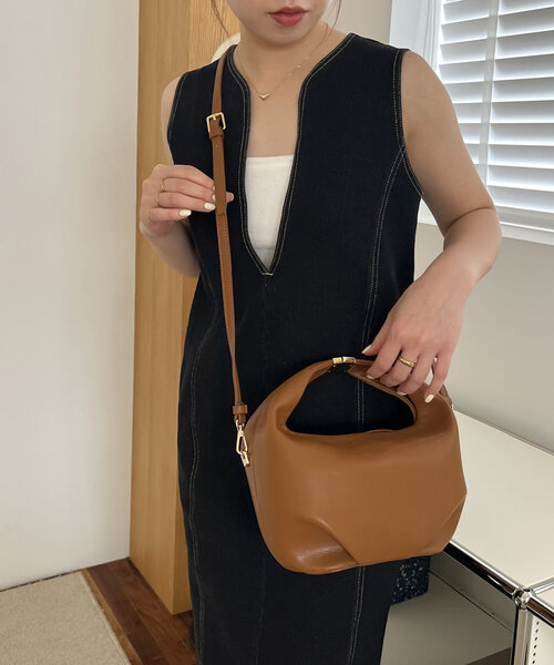 CAPRICIEUX LE'MAGE（カプリシューレマージュ）の「メタルポイント2WAYバッグ（ショルダーバッグ・レディース・ブラック/キャメル・FREE）」の2枚目の写真