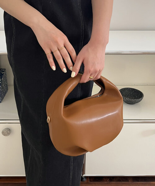 CAPRICIEUX LE'MAGE（カプリシューレマージュ）の「メタルポイント2WAYバッグ（ショルダーバッグ・レディース・ブラック/キャメル・FREE）」の8枚目の写真