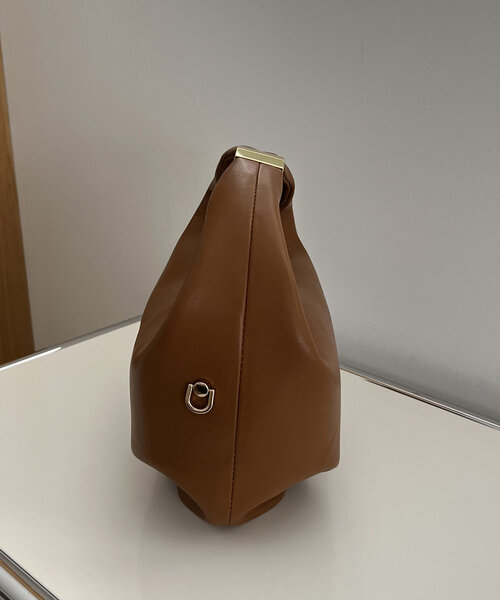 CAPRICIEUX LE'MAGE（カプリシューレマージュ）の「メタルポイント2WAYバッグ（ショルダーバッグ・レディース・ブラック/キャメル・FREE）」の14枚目の写真