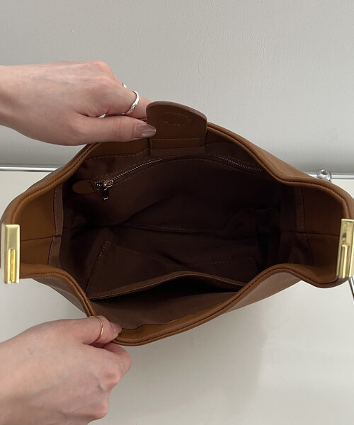 CAPRICIEUX LE'MAGE（カプリシューレマージュ）の「メタルポイント2WAYバッグ（ショルダーバッグ・レディース・ブラック/キャメル・FREE）」の19枚目の写真