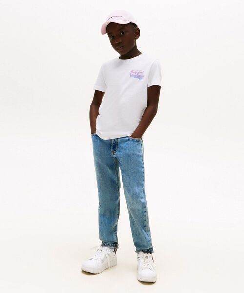 TOMMY HILFIGER(トミーヒルフィガー)の「BOYS グラフィティレイズドプリントTシャツ(Tシャツ/カットソー・キッズ・ホワイト・130cm/160cm/150cm/140cm)」の3枚目の写真