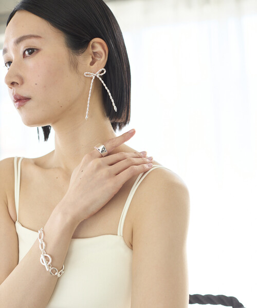 Firsthand（ファーストハンド）の「Firsthand/ファーストハンド ロングビーズ リボンピアス / スタッドピアス / 両耳用（ピアス（両耳用）・レディース・ホワイト/シルバー・ONE SIZE）」の9枚目の写真