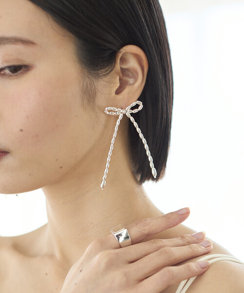 Firsthand（ファーストハンド）の「Firsthand/ファーストハンド ロングビーズ リボンピアス / スタッドピアス / 両耳用（ピアス（両耳用）・レディース・ホワイト/シルバー・ONE SIZE）」の8枚目の写真