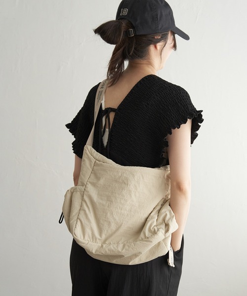 VENCEEXCHANGE(ヴァンスエクスチェンジ)の「フリーザショルダーバッグ(ショルダーバッグ・レディース・オフホワイト/グレー/ネイビー/ブラック・FREE)」の5枚目の写真