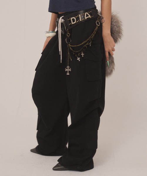 セール】ボリュームタックカーゴパンツ(カーゴパンツ)|d.i.a. セール】ボリュームタックカーゴパンツ(カーゴパンツ)|d.i.a.