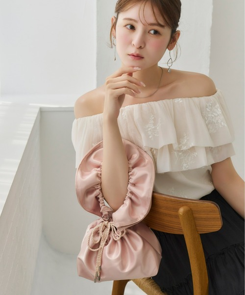 Olu.(オルドット)の「サテンフリルハンドバッグ(ハンドバッグ・レディース・アイボリー/ベビーピンク/ブルー系その他・FREE)」の10枚目の写真