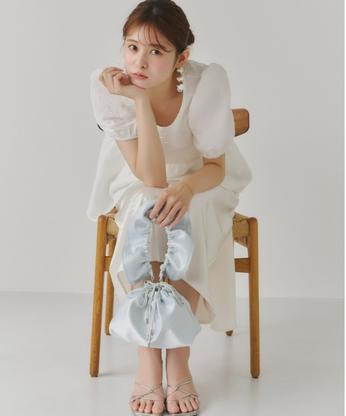 Olu.(オルドット)の「サテンフリルハンドバッグ(ハンドバッグ・レディース・アイボリー/ベビーピンク/ブルー系その他・FREE)」の11枚目の写真