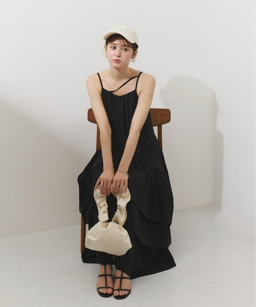 Olu.(オルドット)の「サテンフリルハンドバッグ(ハンドバッグ・レディース・アイボリー/ベビーピンク/ブルー系その他・FREE)」の16枚目の写真