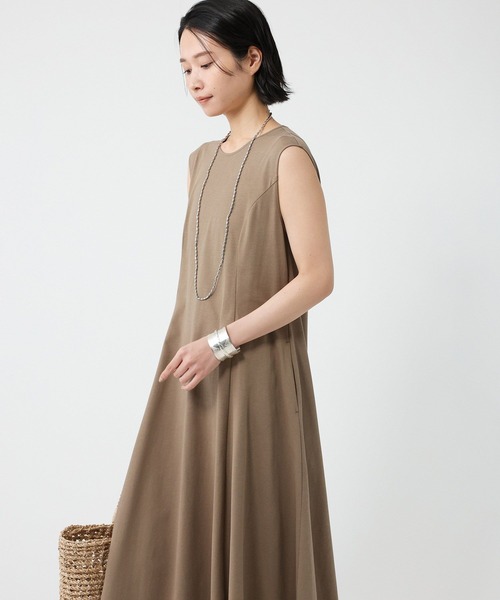 BABYLONE(バビロン)の「バックオープンシェイプワンピース(ワンピース・レディース・モカ/ブラック・フリー)」の8枚目の写真