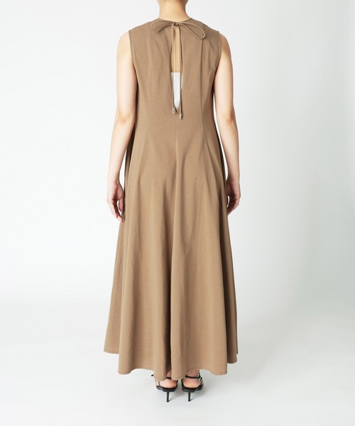 BABYLONE(バビロン)の「バックオープンシェイプワンピース(ワンピース・レディース・モカ/ブラック・フリー)」の13枚目の写真