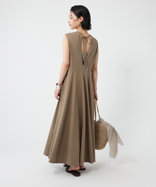 BABYLONE(バビロン)の「バックオープンシェイプワンピース(ワンピース・レディース・モカ/ブラック・フリー)」の22枚目の写真