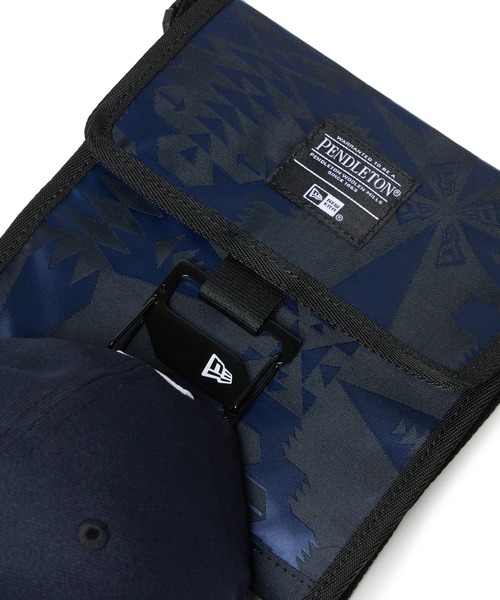 NEW ERA(ニューエラ)の「ニューエラ スクエアネックポーチ ペンドルトンコラボ ネイティブ柄(ショルダーバッグ・メンズ・ネイビー・FREE)」の6枚目の写真