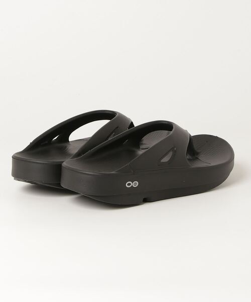 OOFOS（ウーフォス）の「OOFOS OOriginal ウーフォス リカバリーサンダル（サンダル・レディース・ブラック・29/28/27/26/25/23/24）」の4枚目の写真