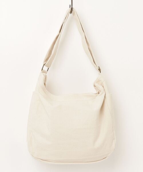 FRUIT OF THE LOOM(フルーツオブザルーム)の「【FRUIT OF THE LOOM/フルーツオブザルーム 】FTL NEWSPAPER BAG(ショルダーバッグ・レディース・レッド/ブラック/サックスブルー/ベージュ/イエロー・FREE)」の6枚目の写真