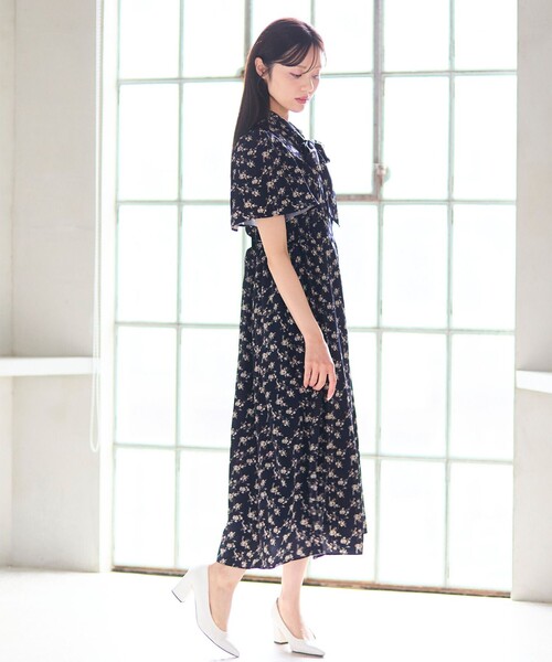 Feroux(フェルゥ)の「【洗える】フラワープリント クラシカル ワンピース(ワンピース・レディース・スカイブルー系1/ネイビー系1/ダークブラウン系1・F)」の14枚目の写真