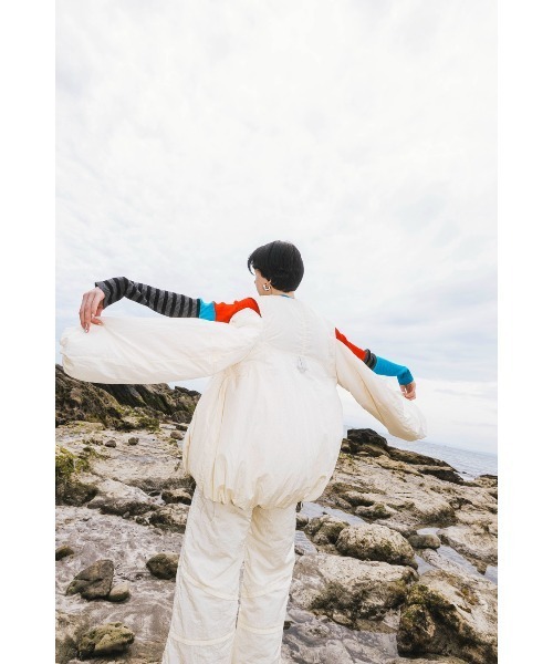 OMMO（オーエムエムオー）の「2WAY BALLOON BZ（ブルゾン・レディース・レッド/ブラック/カーキ/オフホワイト・F）」の17枚目の写真