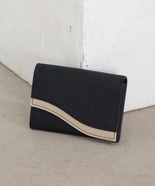 ALTROSE(アルトローズ)の「ウェーブ 名刺ケース 名刺入れ カードケース バイカラー 配色(名刺入れ・レディース・ベージュ/ブラック/グレー/アイボリー・FREE)」の20枚目の写真