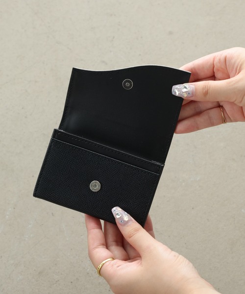 ALTROSE(アルトローズ)の「ウェーブ 名刺ケース 名刺入れ カードケース バイカラー 配色(名刺入れ・レディース・ベージュ/ブラック/グレー/アイボリー・FREE)」の22枚目の写真