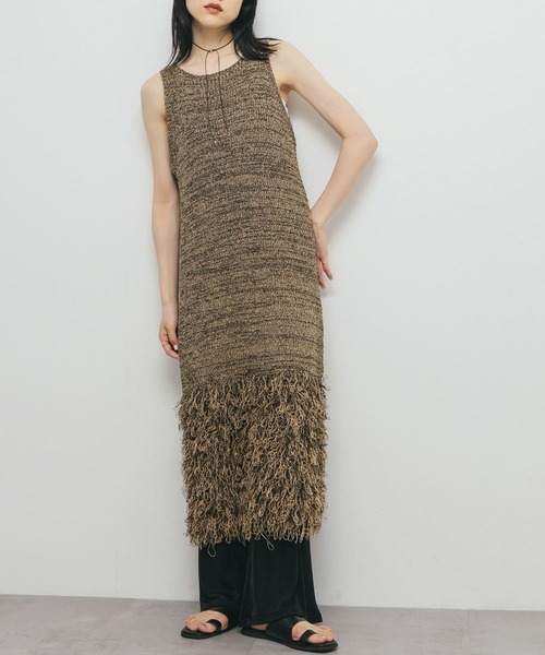 KBF（ケイビーエフ）の「ループフリンジニットワンピース（ワンピース・レディース・グレー系その他/ベージュ系その他・ONE）」の4枚目の写真